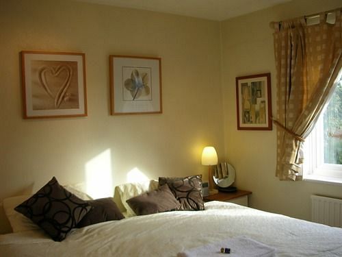 Clay Farm Guest House Бромли Экстерьер фото